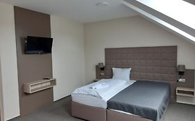 Penzion a restaurace U Hroznu